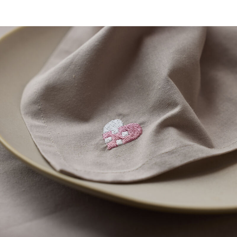 Christmas Hearts Embroidery Stofservietter 4 stk. Christmas Hearts Embroidery Stofservietter 4 stk.