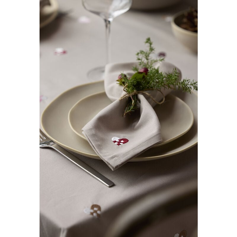 Christmas Hearts Embroidery Stofservietter 4 stk. Christmas Hearts Embroidery Stofservietter 4 stk.