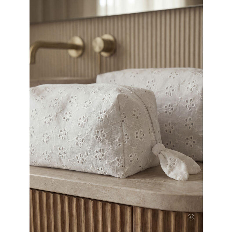 Weekend Stories &ndash; Suite One Toilettaske