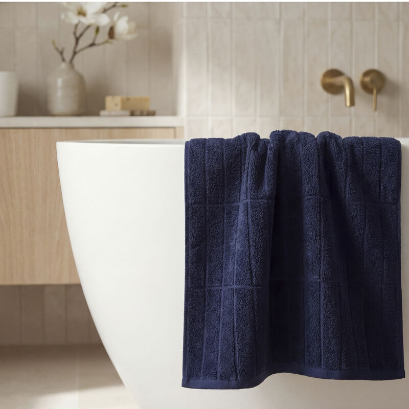 Essence &ndash; Suite One H&aring;ndkl&aelig;de