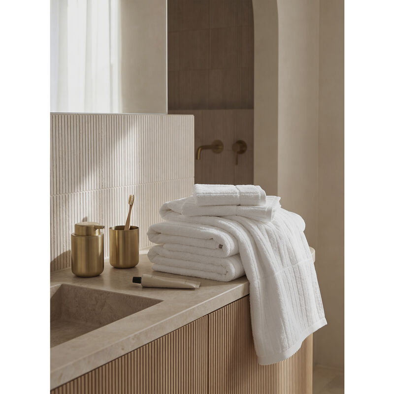 Essence &ndash; Suite One H&aring;ndkl&aelig;de
