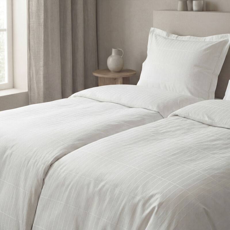 Essence &ndash; Suite One Senget&oslash;j